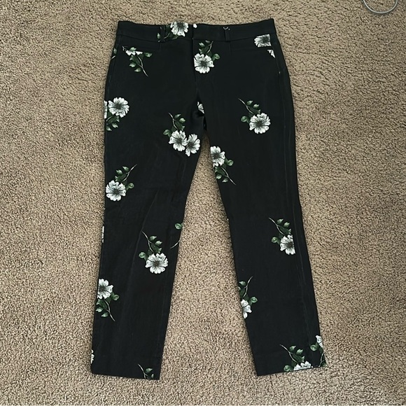 Banana Republic Black and White Pants with Floral Print Size 6 - Picture 2 of 9